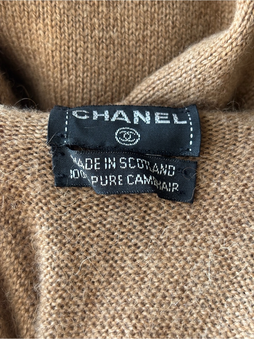 CHANEL 80s Vintage Camel Hair Cardigan | Made in Scotland | Gold Button | Size M - Picture 14 of 16